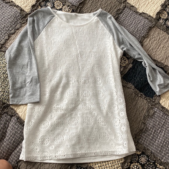 Dainty Jewells Tops - Inherit lace raglan tee